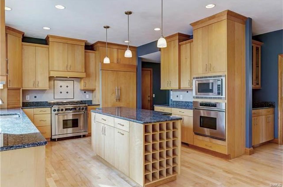 Kitchen Before Remodel 